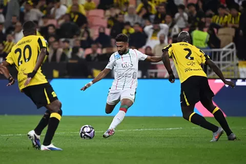 بعد هدف مبكر للنصيري.. الرياض يقلب المباراة ويهزم الاتحاد في الدوري السعودي